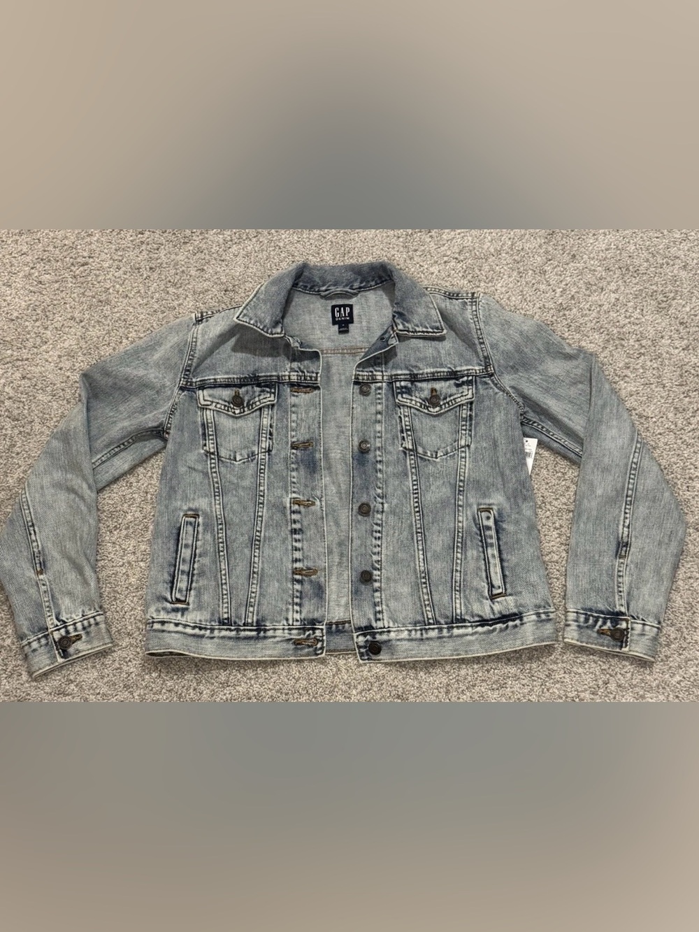 NWT GAP Women’s Light Wash Blue Denim Jean Jacket Button Closure Size Medium